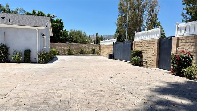 21224 W Rinaldi, Chatsworth, CA 91311