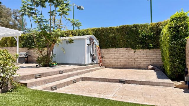 21224 W Rinaldi, Chatsworth, CA 91311