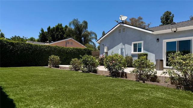 21224 W Rinaldi, Chatsworth, CA 91311