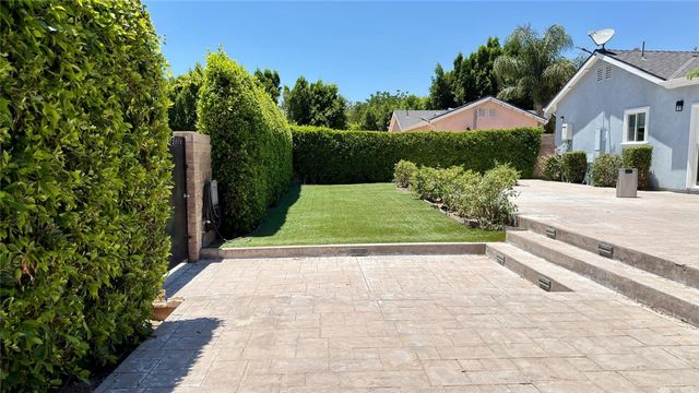 21224 W Rinaldi, Chatsworth, CA 91311