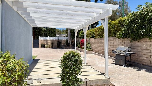 21224 W Rinaldi, Chatsworth, CA 91311
