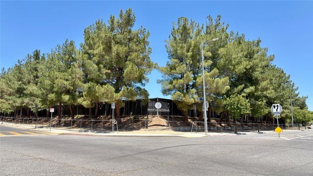 21224 W Rinaldi, Chatsworth, CA 91311
