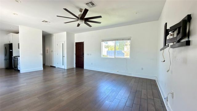 21224 W Rinaldi, Chatsworth, CA 91311