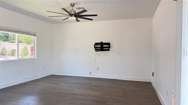 21224 W Rinaldi, Chatsworth, CA 91311