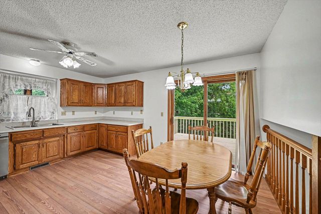 2522 S Windsor Lane, Woodbury, MN 55125