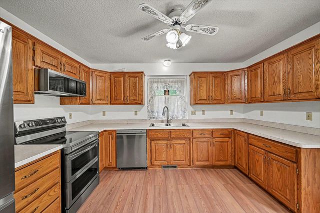 2522 S Windsor Lane, Woodbury, MN 55125