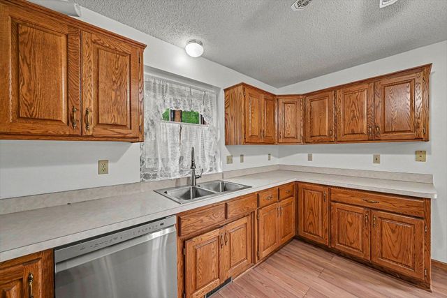 2522 S Windsor Lane, Woodbury, MN 55125