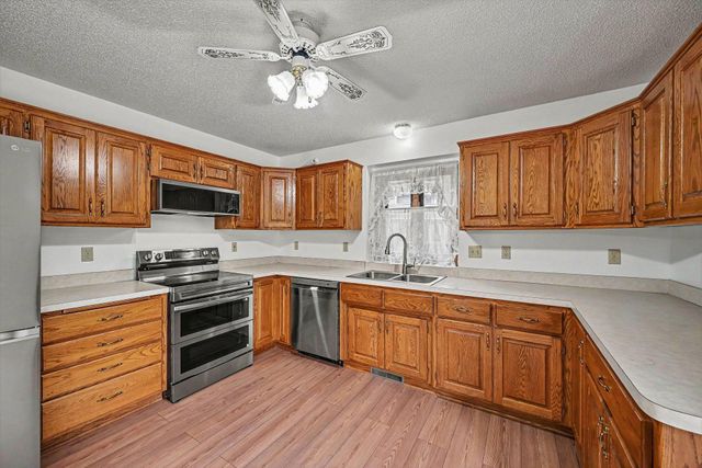 2522 S Windsor Lane, Woodbury, MN 55125