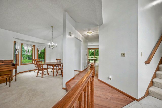 2522 S Windsor Lane, Woodbury, MN 55125