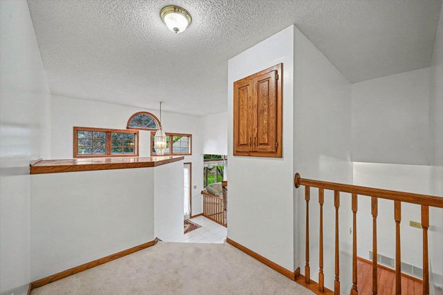 2522 S Windsor Lane, Woodbury, MN 55125