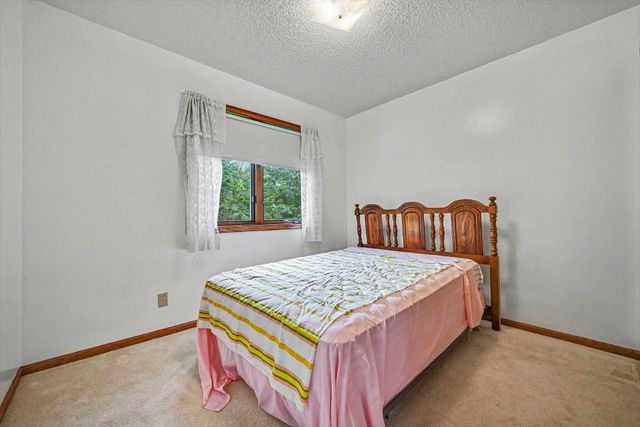 2522 S Windsor Lane, Woodbury, MN 55125