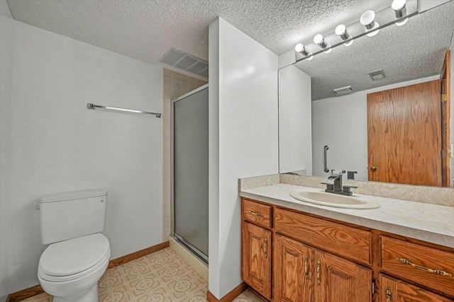 2522 S Windsor Lane, Woodbury, MN 55125