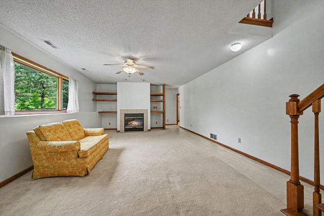 2522 S Windsor Lane, Woodbury, MN 55125