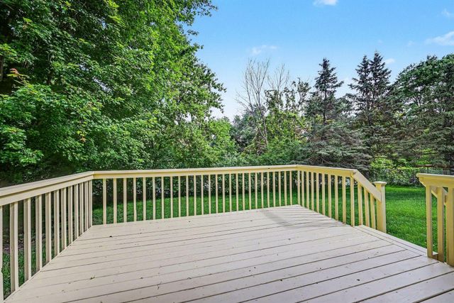 2522 S Windsor Lane, Woodbury, MN 55125