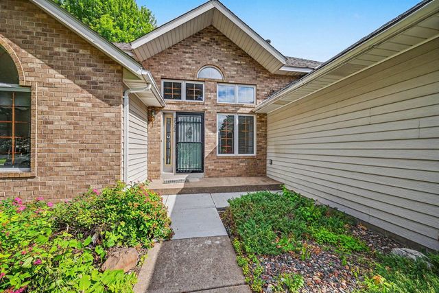 2522 S Windsor Lane, Woodbury, MN 55125
