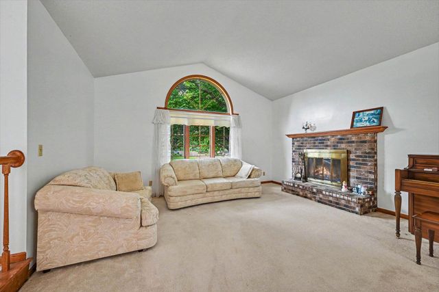 2522 S Windsor Lane, Woodbury, MN 55125