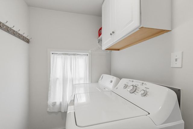 1933 W Irving St, Wichita, KS 67213