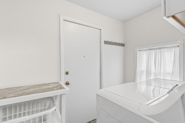 1933 W Irving St, Wichita, KS 67213