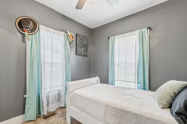 1933 W Irving St, Wichita, KS 67213