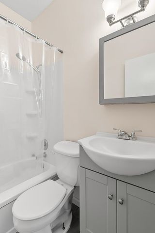 1933 W Irving St, Wichita, KS 67213