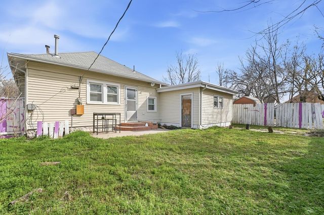 1933 W Irving St, Wichita, KS 67213