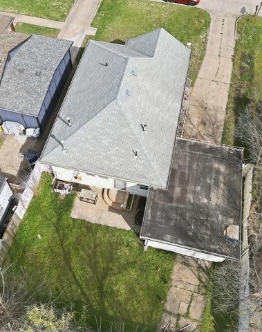 1933 W Irving St, Wichita, KS 67213