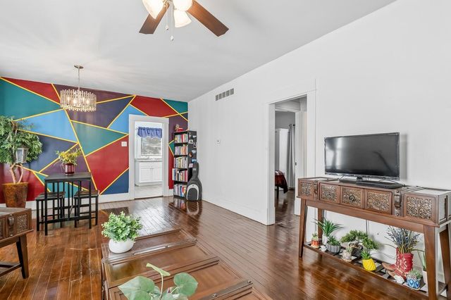 1933 W Irving St, Wichita, KS 67213