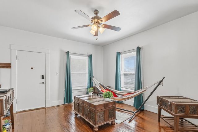 1933 W Irving St, Wichita, KS 67213