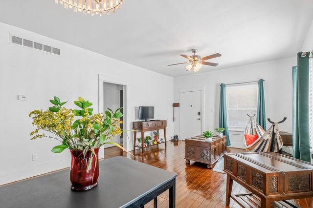 1933 W Irving St, Wichita, KS 67213