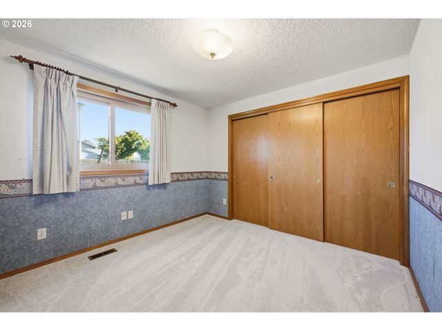 1500 Se PARK CREST Ave, Vancouver, WA 98683