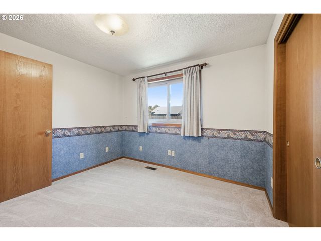 1500 Se PARK CREST Ave, Vancouver, WA 98683
