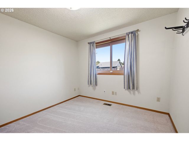 1500 Se PARK CREST Ave, Vancouver, WA 98683