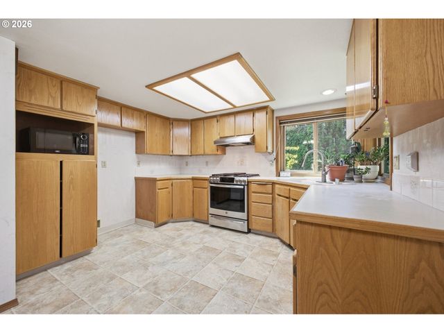 1500 Se PARK CREST Ave, Vancouver, WA 98683