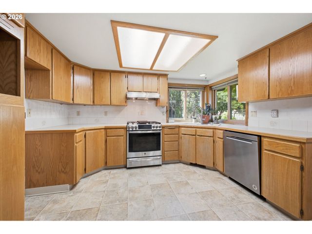 1500 Se PARK CREST Ave, Vancouver, WA 98683