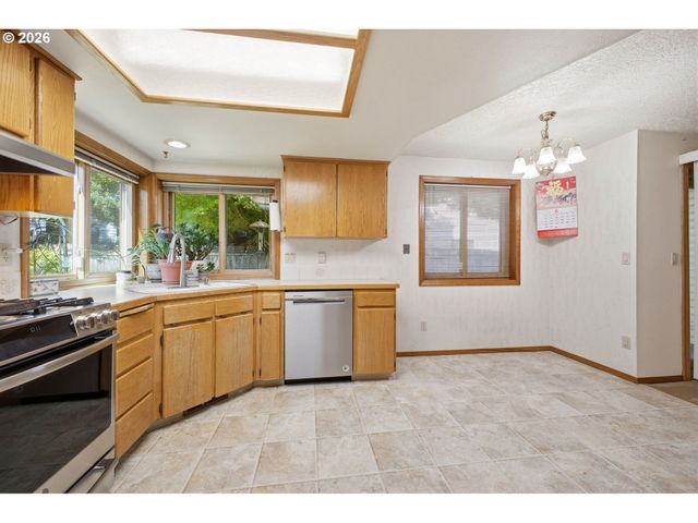 1500 Se PARK CREST Ave, Vancouver, WA 98683