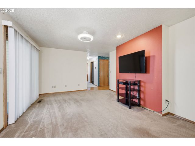 1500 Se PARK CREST Ave, Vancouver, WA 98683