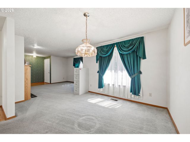 1500 Se PARK CREST Ave, Vancouver, WA 98683
