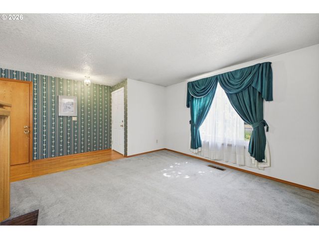 1500 Se PARK CREST Ave, Vancouver, WA 98683