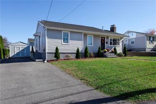 8 Summit Avenue, Johnston, RI 02919