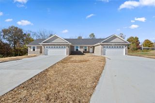 125 Grindstone Court, Moscow Mills, MO 63362