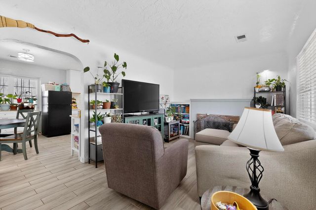 709 Carlisle Boulevard NE, Albuquerque, NM 87106