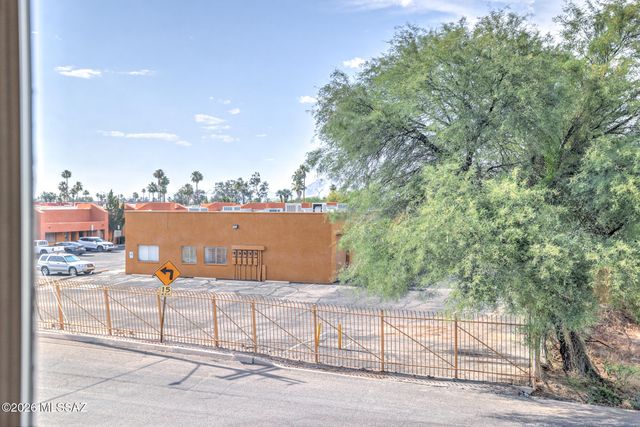 965 N Venice Ave Apt C, Tucson, AZ 85711