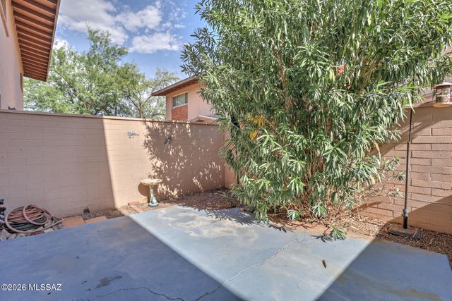 965 N Venice Ave Apt C, Tucson, AZ 85711