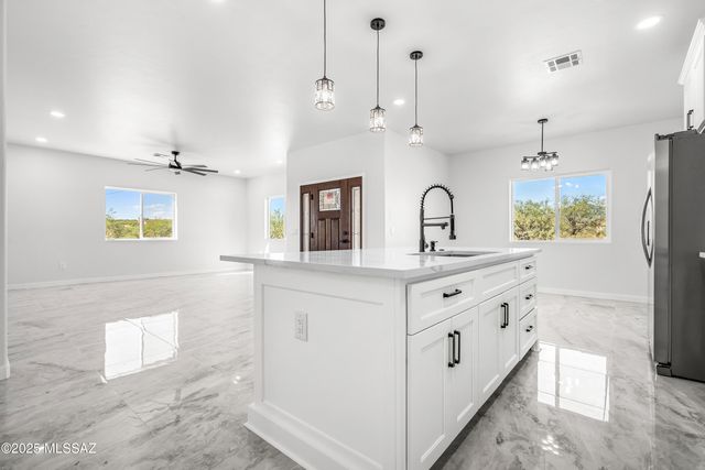 1792 Circulo Canada, Rio Rico, AZ 85648