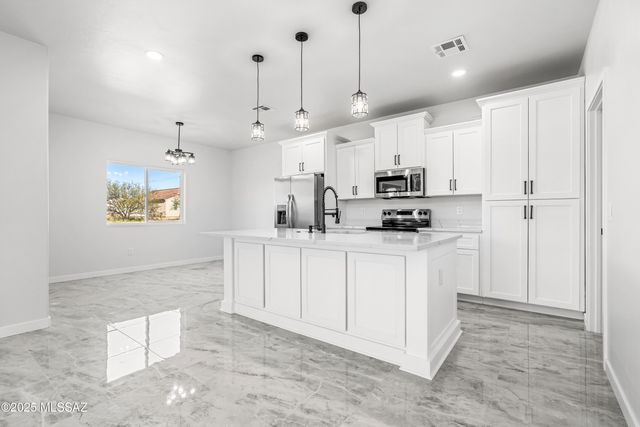 1792 Circulo Canada, Rio Rico, AZ 85648