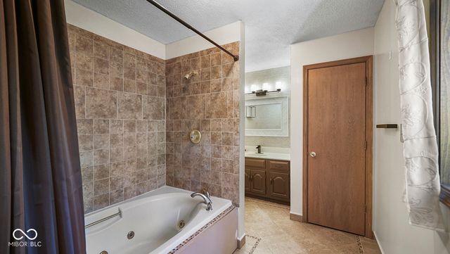 245 Fairway Court, Franklin, IN 46131