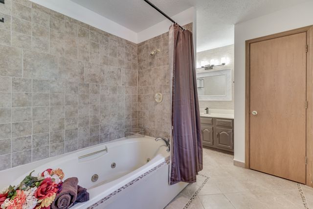 245 Fairway Court, Franklin, IN 46131
