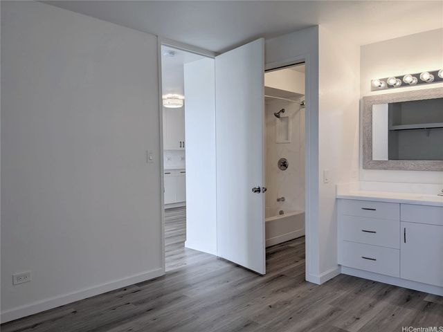 1160 Ala Napunani Street 702, Honolulu, HI 96818