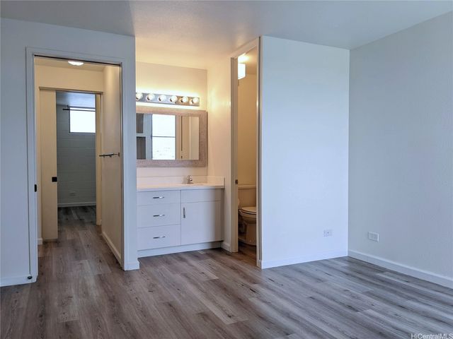 1160 Ala Napunani Street 702, Honolulu, HI 96818
