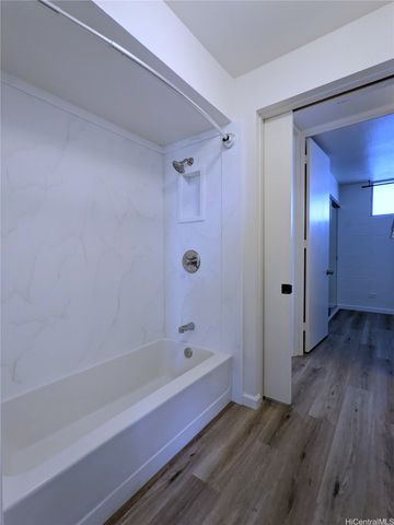 1160 Ala Napunani Street 702, Honolulu, HI 96818